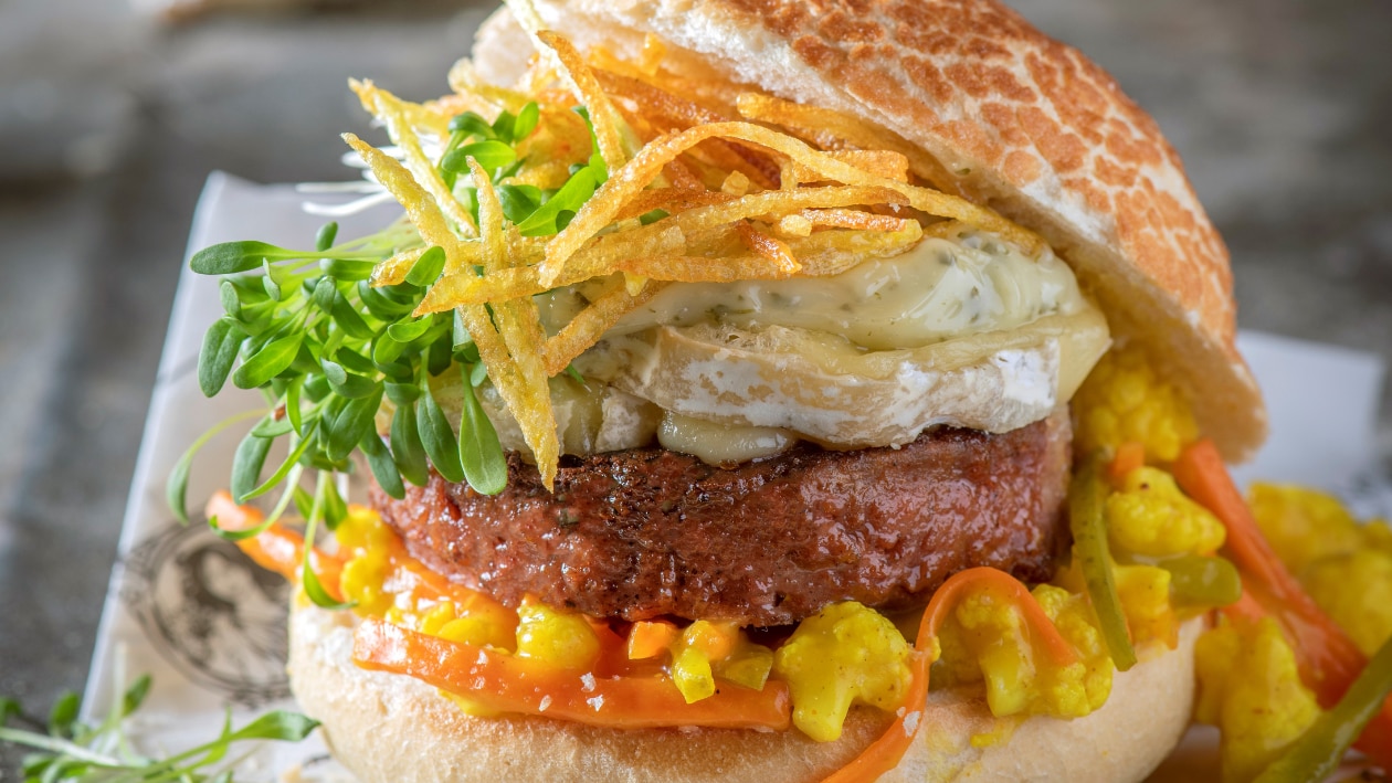 The Gourmeat Burger, pickles, frites fines et mayonnaise à l’estragon